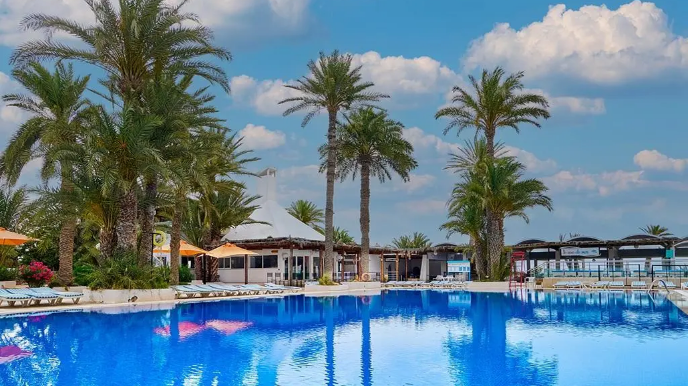 Hari Club Beach Resort