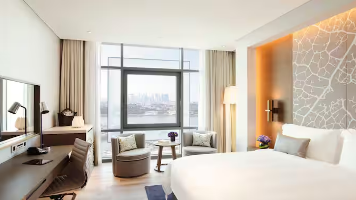 Al Bandar Rotana Dubai – Creek (7 Nights, Bed & Breakfast)