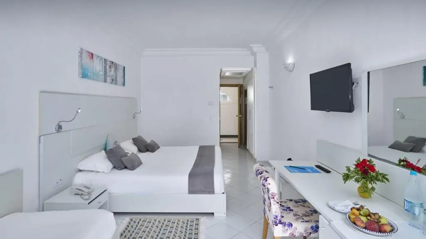 Hari Club Beach Resort